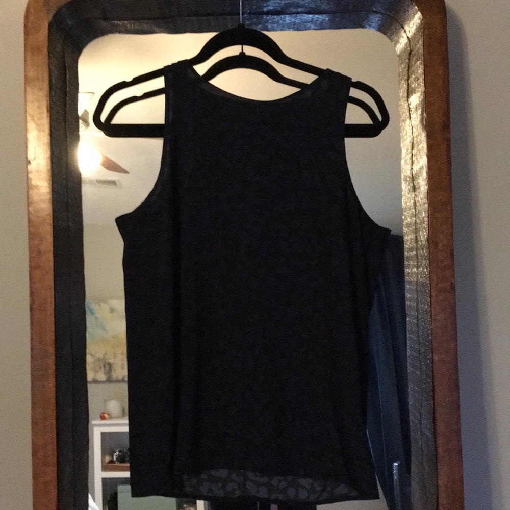 Banana republic sleeveless leopard print blouse